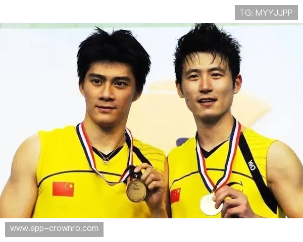 傅海峰那身材跟赛场上的猛汉完全两码事，谁想到他居然爱上了奢侈品狂魔生活？