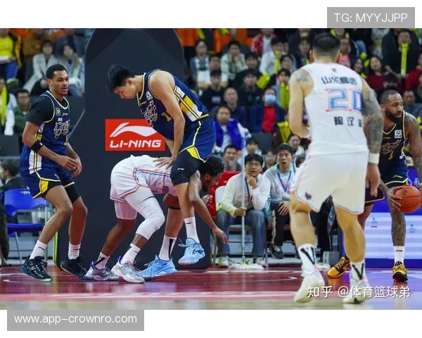 山东泰山战术困境显现：阵容短板与争冠定位冲突，稳定性面临考验