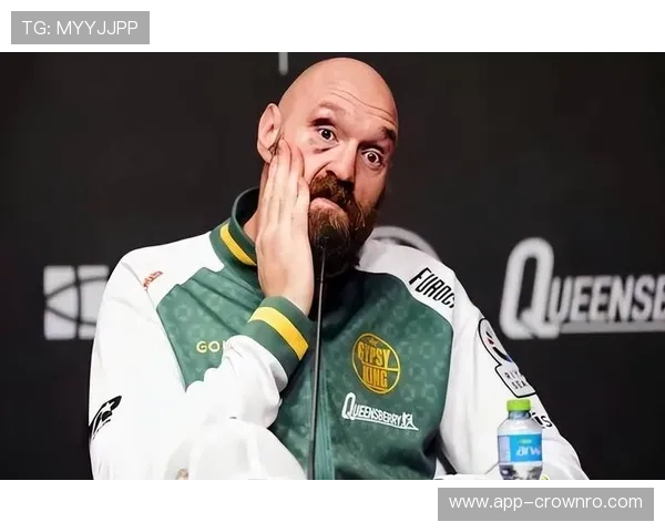 泰森·富里睡醒发现床是金的