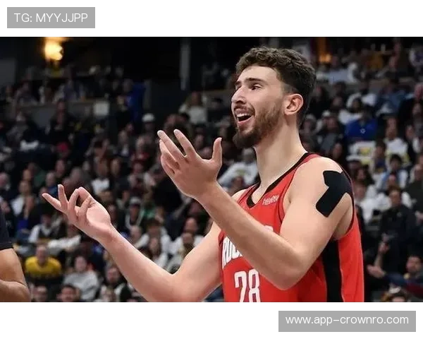 申京内线传球制造错位 与上季相比差异明显