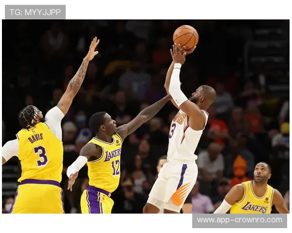 内线核心弗拉德·迪瓦茨挡拆传球精准助攻效率明显提升