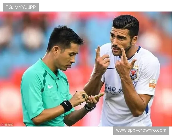 手抛球规则详解：裁判判罚条件与常见违规情况解析