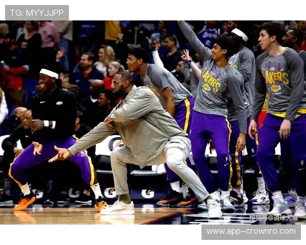 布兰登·英格拉姆无球投射拉开空间提升湖人与詹姆斯挡拆效率