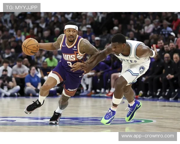 比尔挡拆牵制布克拉开空间提升投篮效率