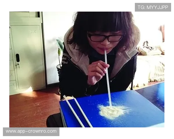 韩旭训练间隙的零食堆,比我一周工资都多吧这到底是哪种生活